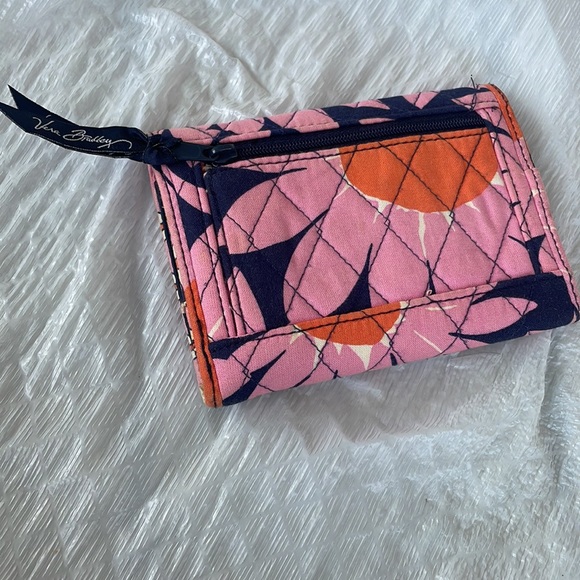 VERA BRADLEY WALLET - Picture 2 of 5